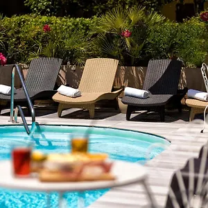 Hotel Condor-new 2024-con Piscina, Riccione